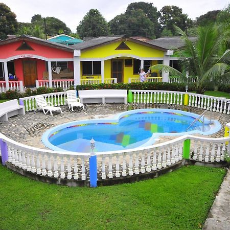 Rainbow Village La Ceiba Luaran gambar