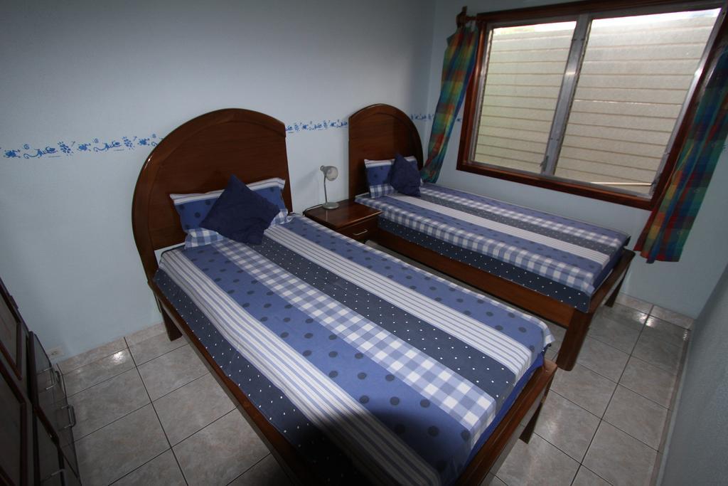 Rainbow Village La Ceiba Bilik gambar