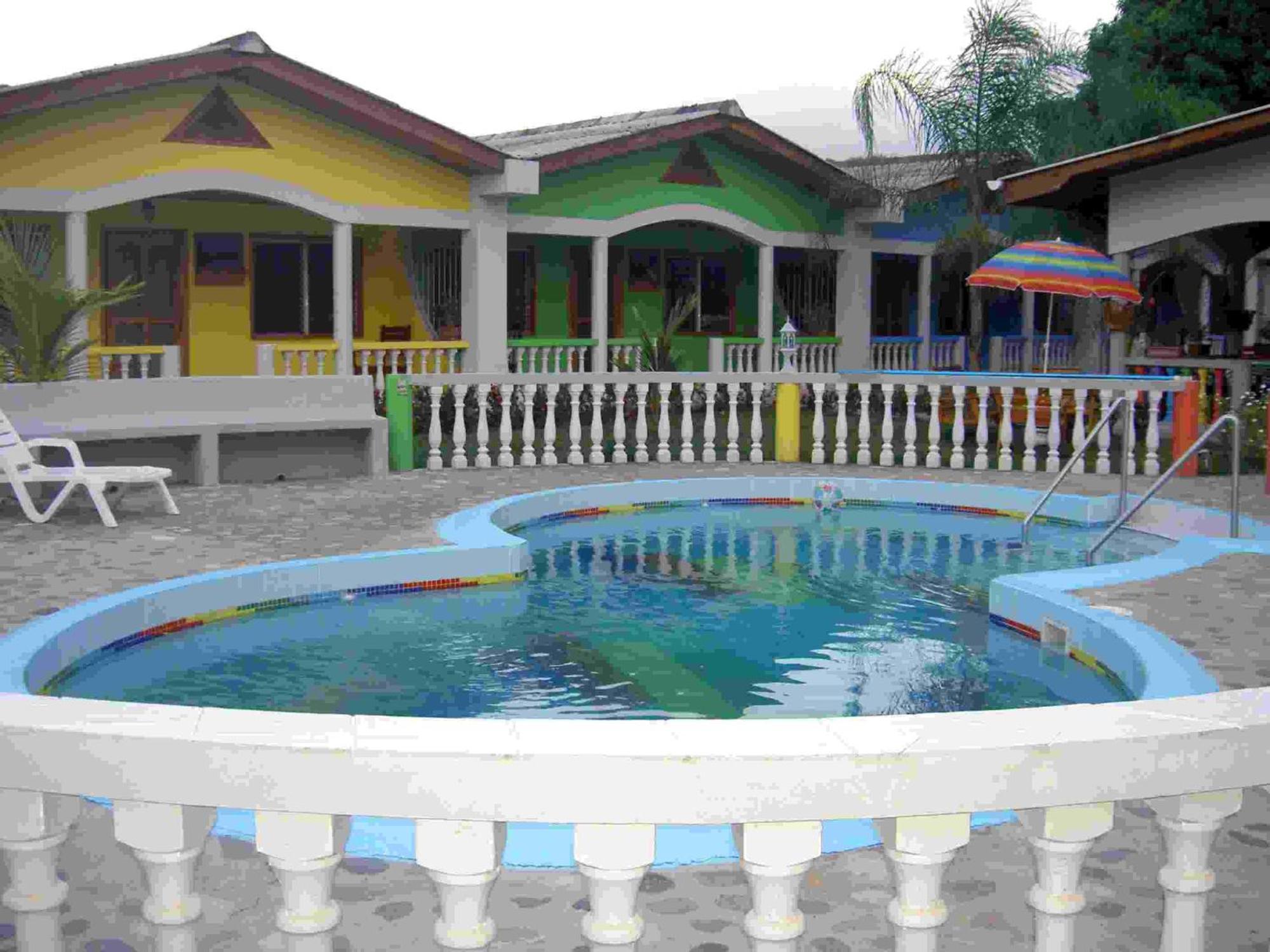 Rainbow Village La Ceiba Luaran gambar